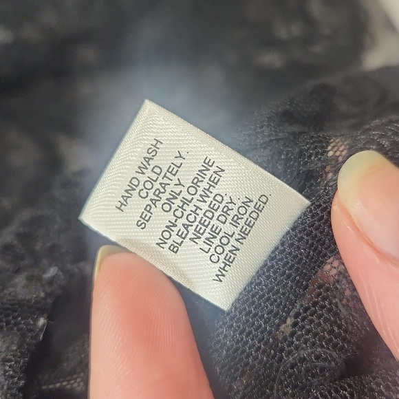 Elegant Black and Gold Lace Top - Picture 11 of 13